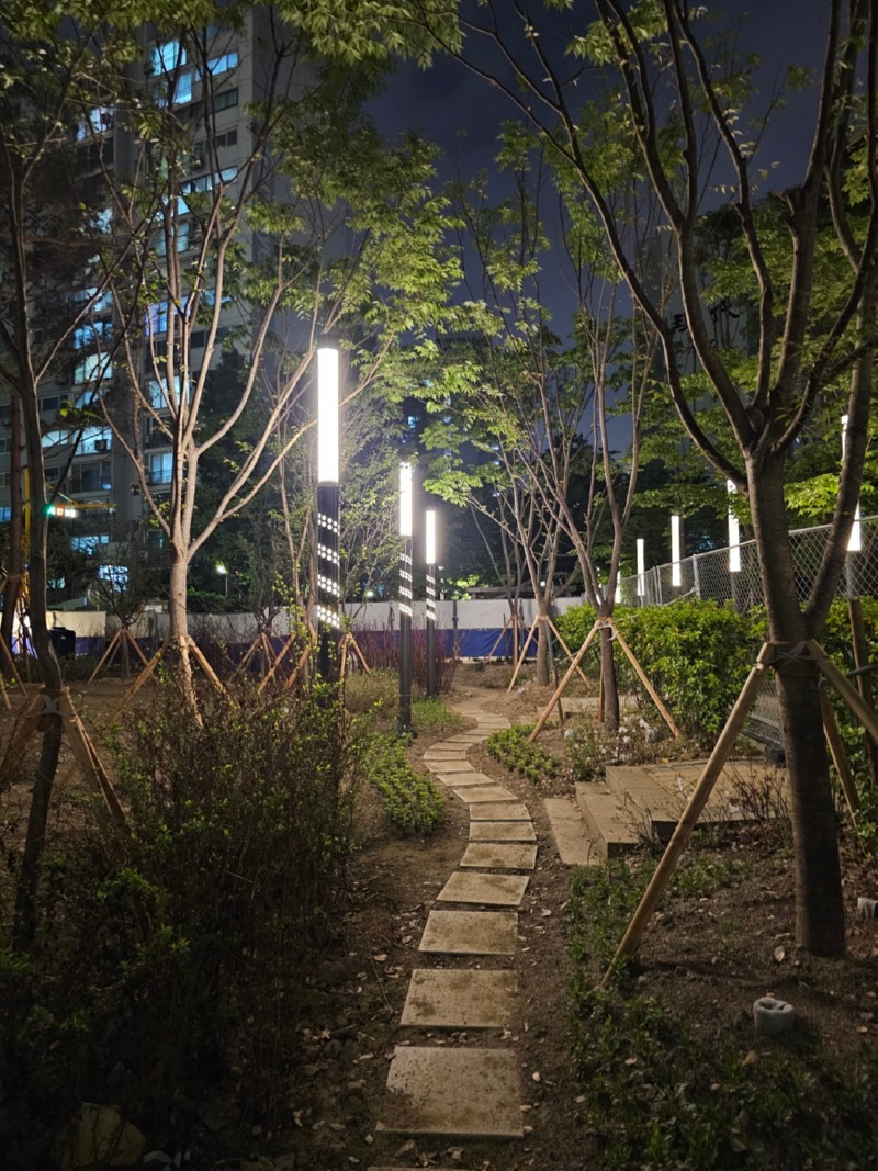 2023-롯데건설 신반포_SPL3900-SPW50_공원등(철재)_50W (1).jpg